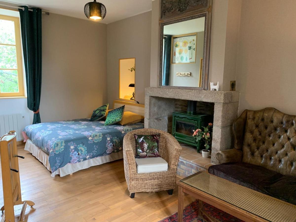 Le Petit Manoir Panzió Isigny-le-Buat Kültér fotó