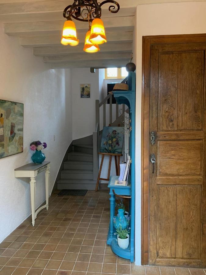 Le Petit Manoir Panzió Isigny-le-Buat Kültér fotó