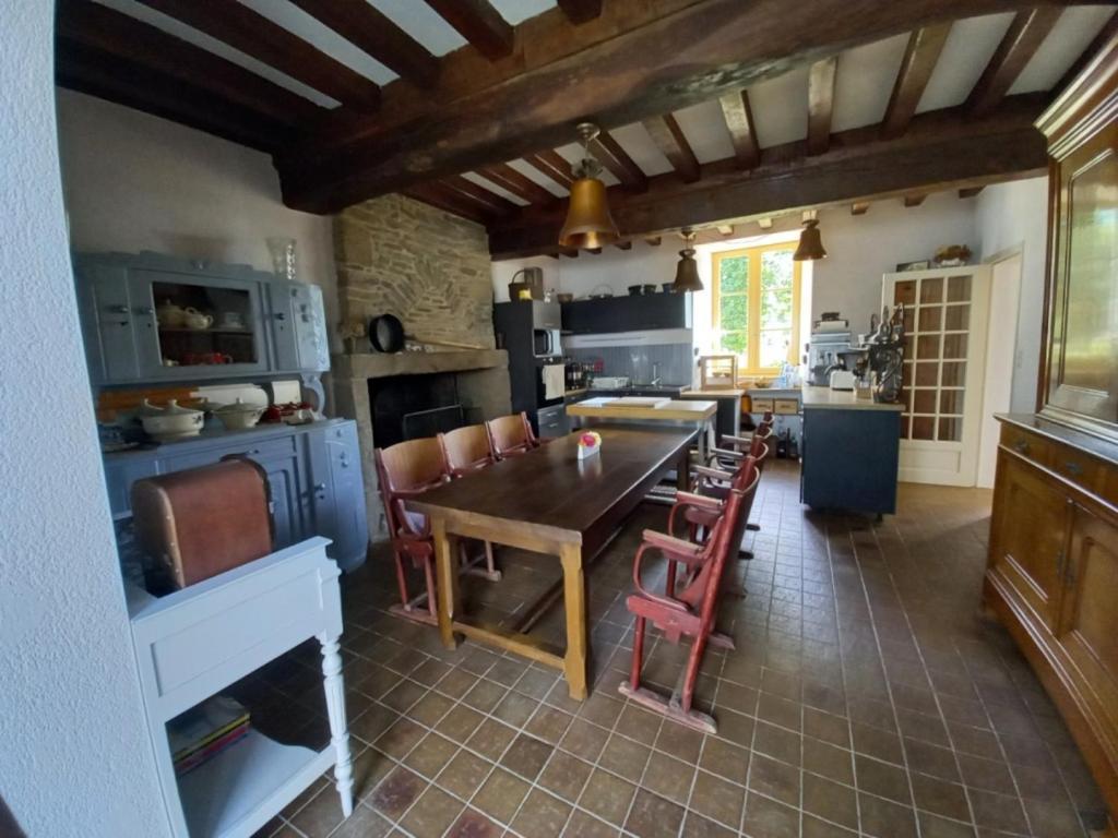 Le Petit Manoir Panzió Isigny-le-Buat Kültér fotó